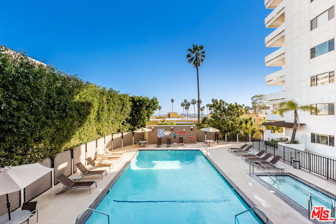 Photo of 7250 Franklin Ave, Los Angeles, CA 90046