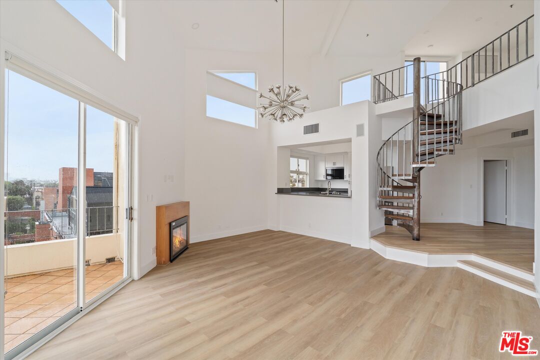 235 Main St Unit: 321