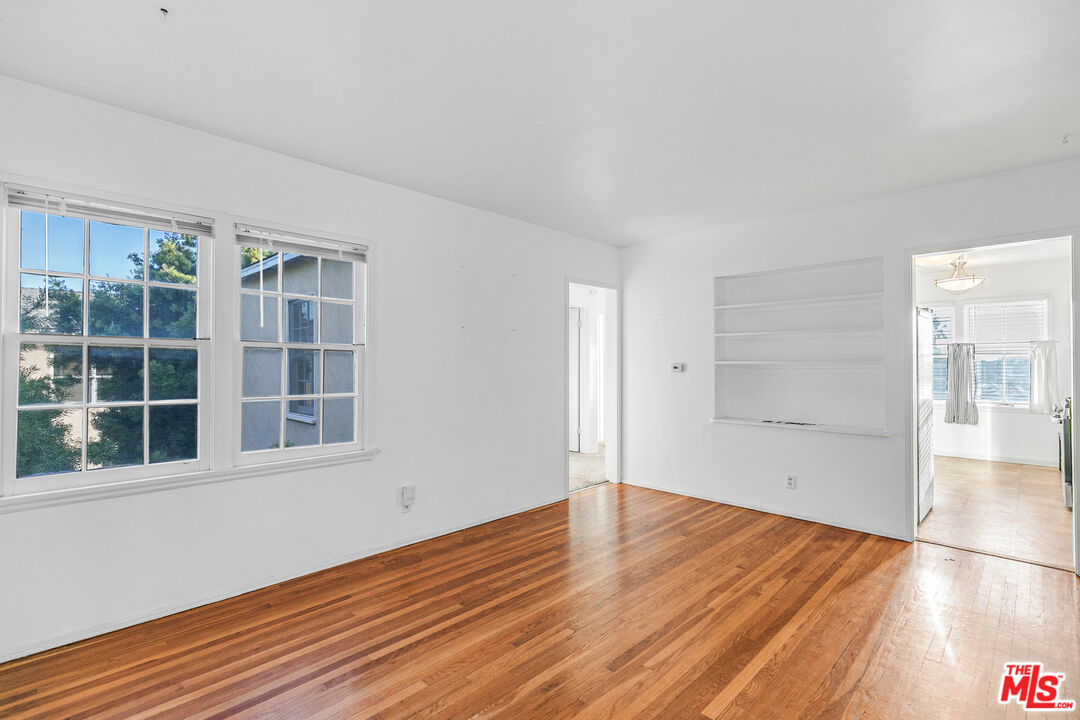 1352 Ocean Park Blvd