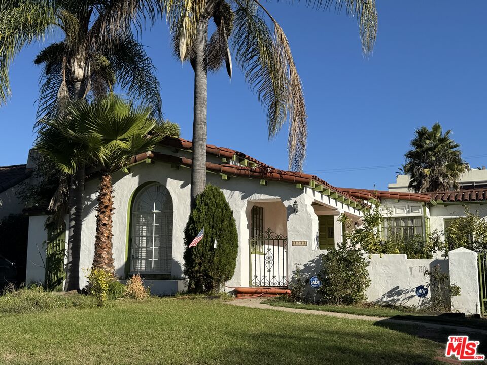 1544 S Point View St