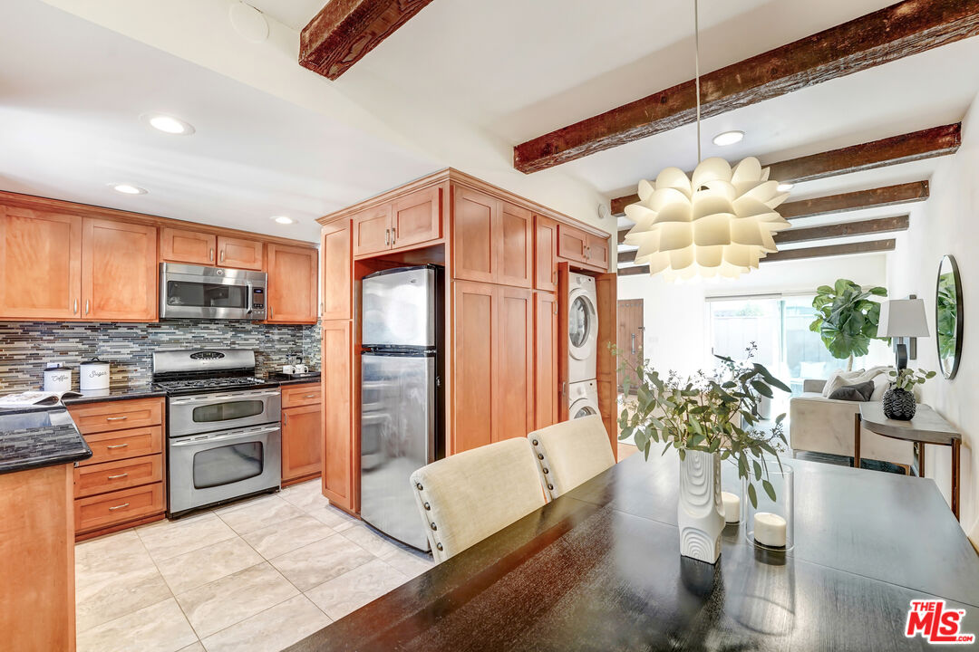 4591 Inglewood Blvd Unit: 3