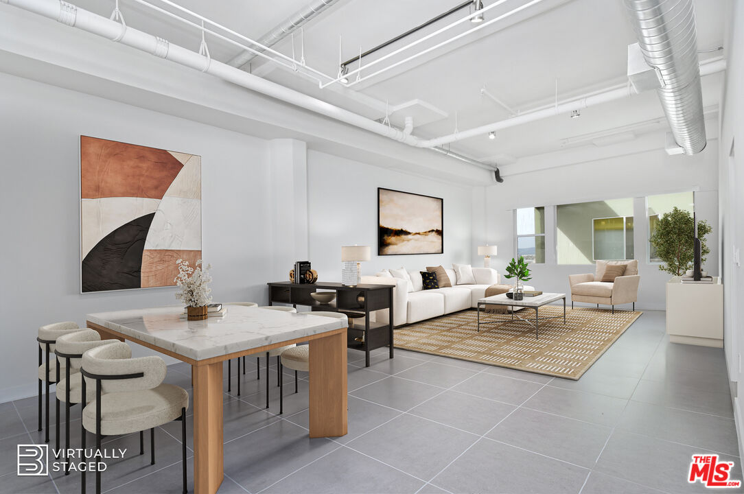 Photo of 939 S Broadway, Los Angeles, CA 90015