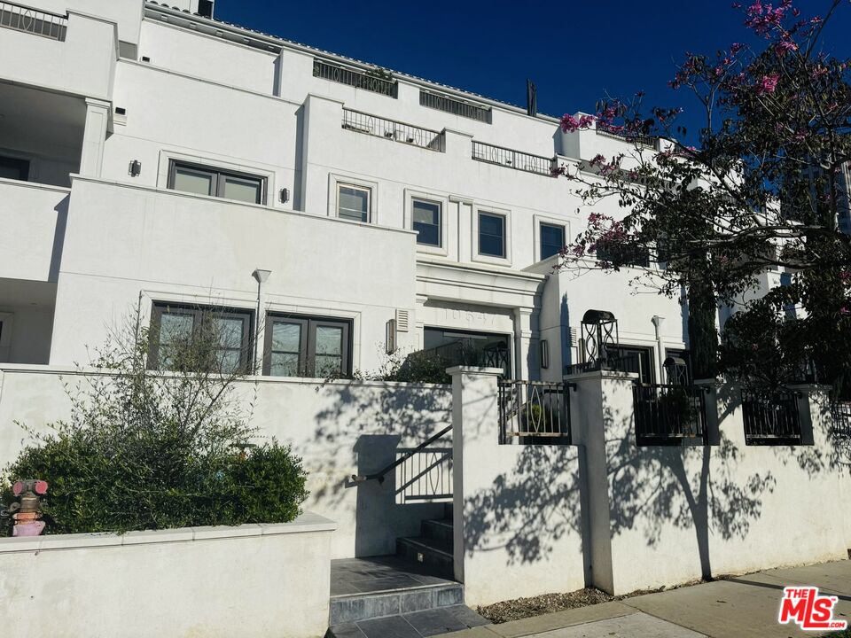 10647 Ashton Ave Unit: 203