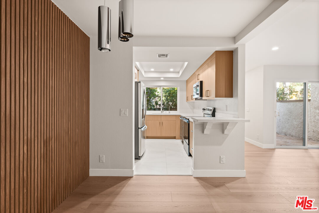 21500 Califa St Unit: 185