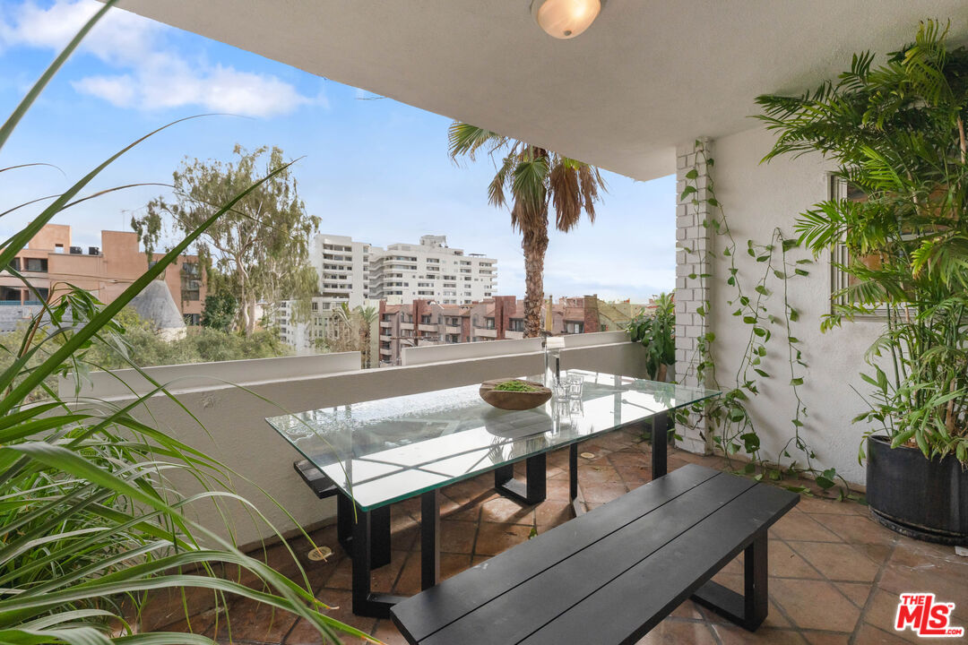 7309 E Franklin Ave Unit: 404