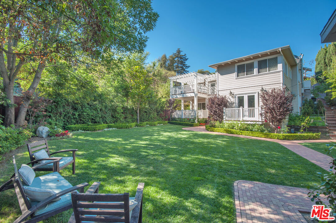 7120 Pacific View Dr