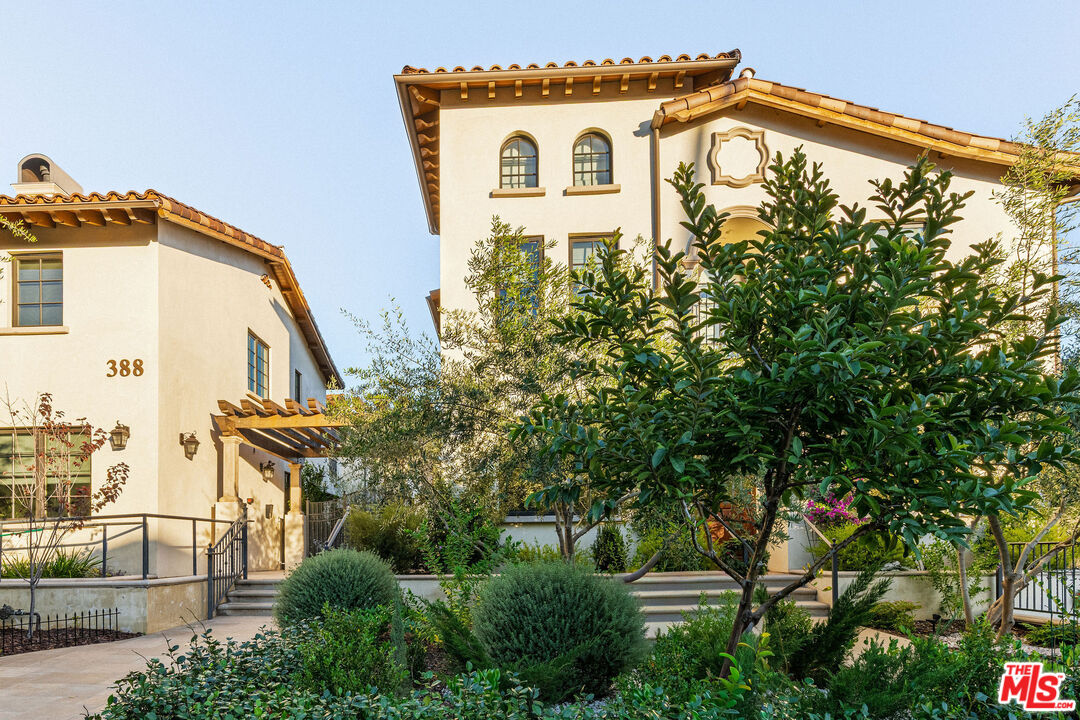 388 S Los Robles Ave Unit: 206