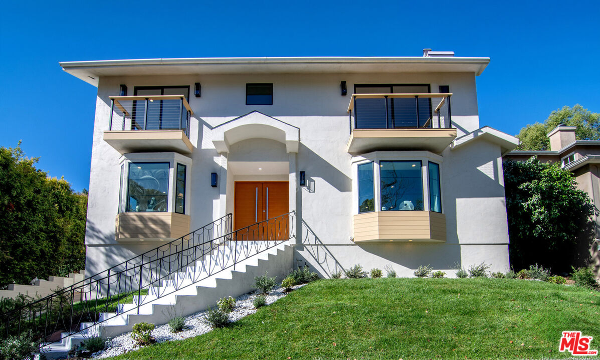 2201 Hillsboro Ave