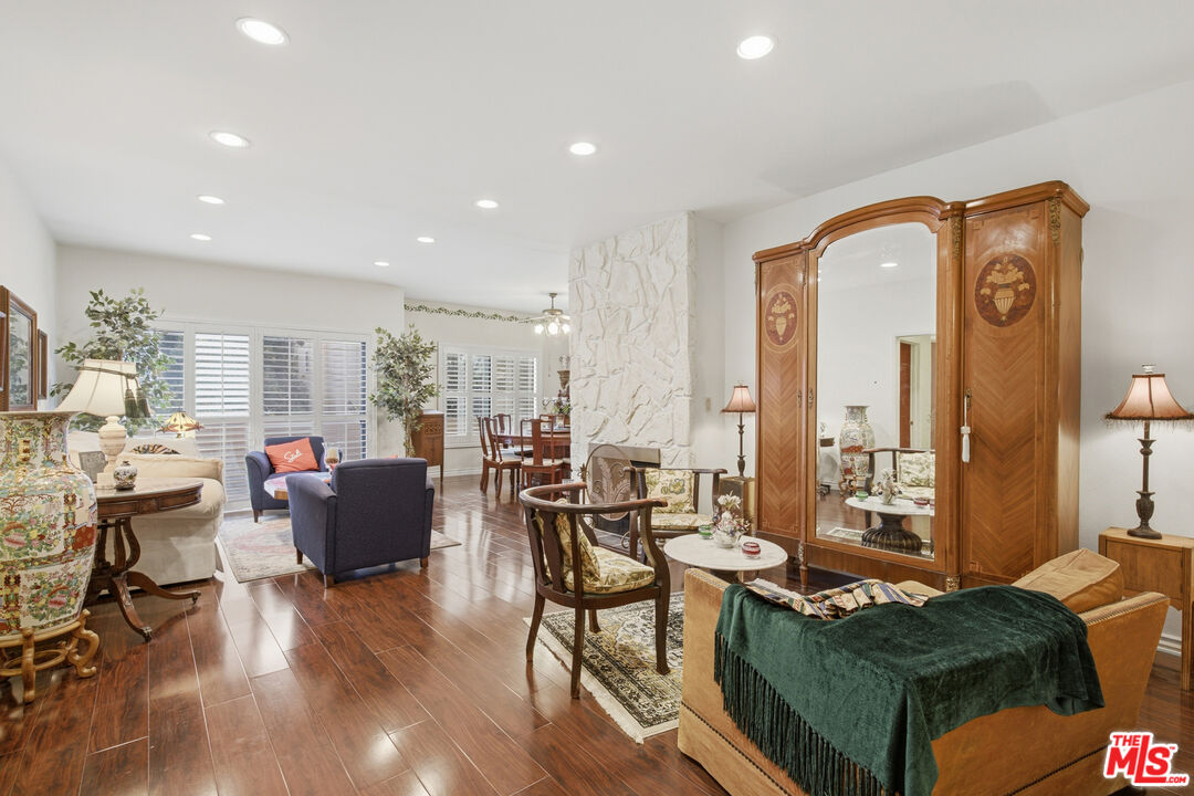1944 Glendon Ave Unit: 110