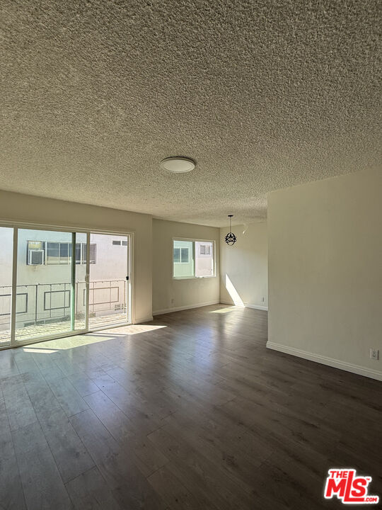 14930 Magnolia Blvd Unit: 6