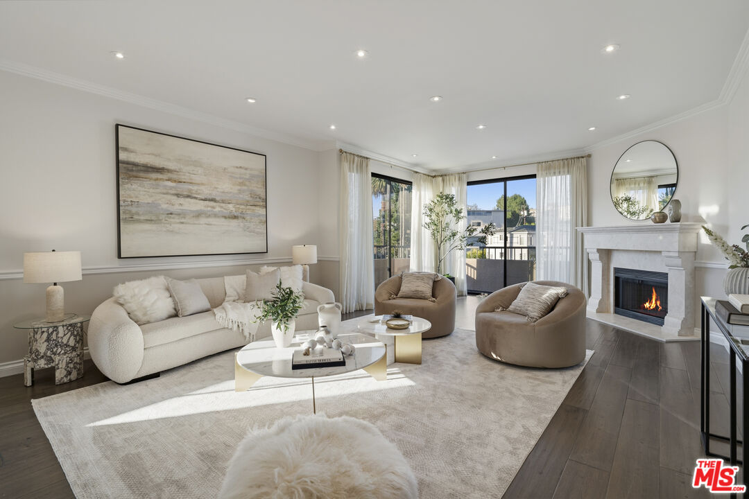 10400 La Grange Ave Unit: 202