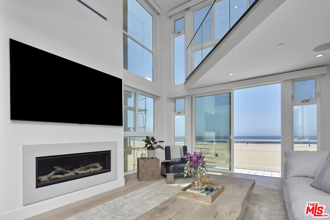 4403 Ocean Front Walk Unit: 205