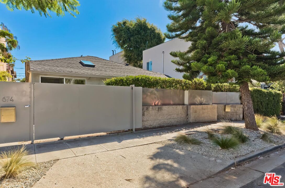 674 San Juan Ave