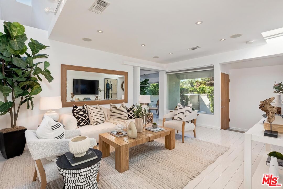 674 San Juan Ave