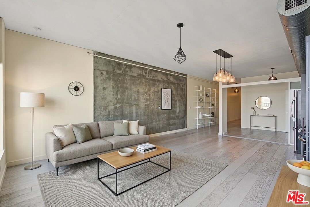 1111 S Grand Ave Unit: 1014