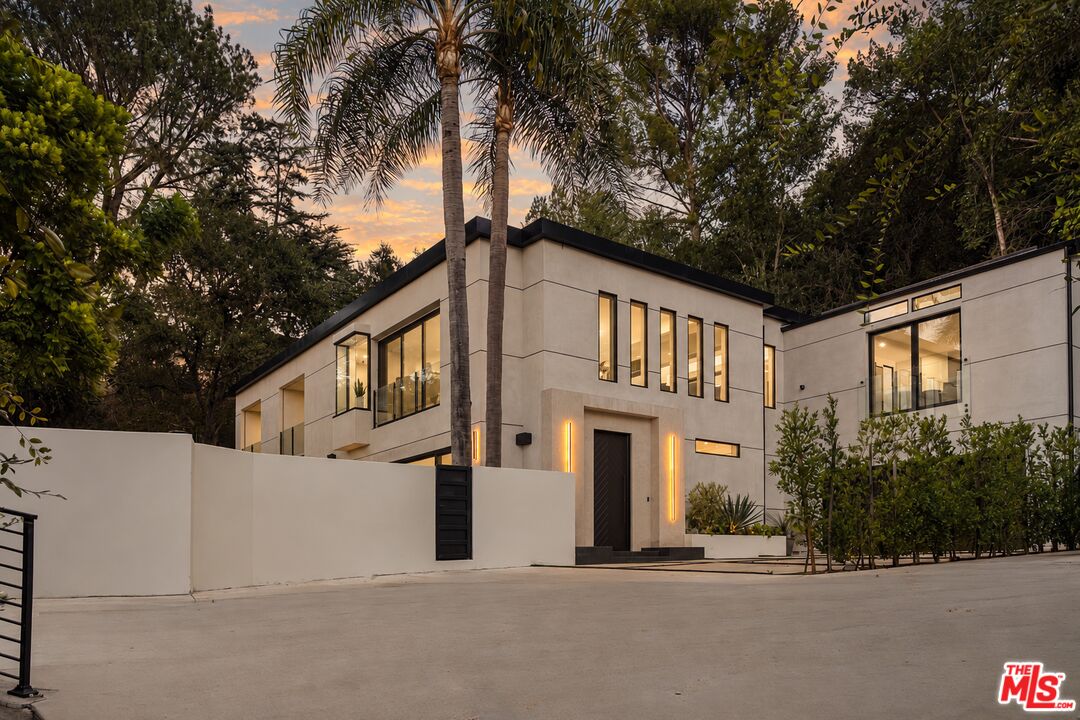 3208 Oakley Dr