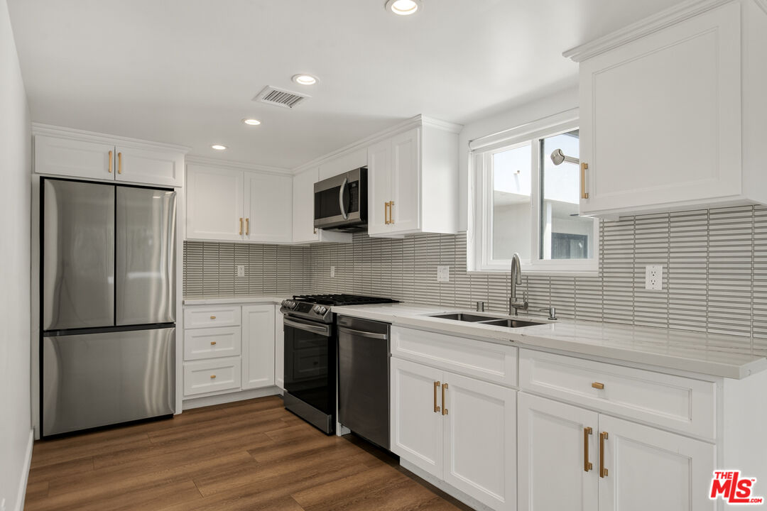 1470 Rexford Dr Unit: 207