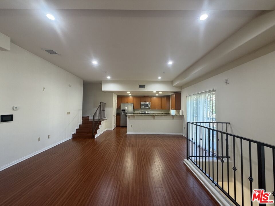 15024 Magnolia Blvd Unit: 101