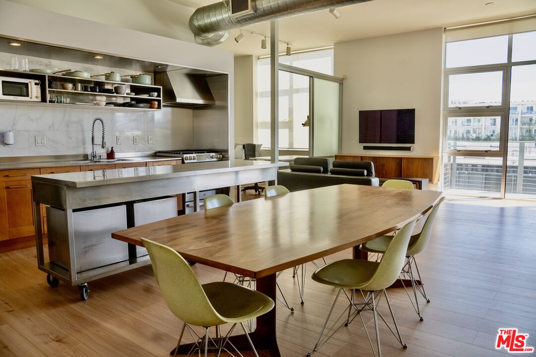 4080 Glencoe Ave Unit: 318