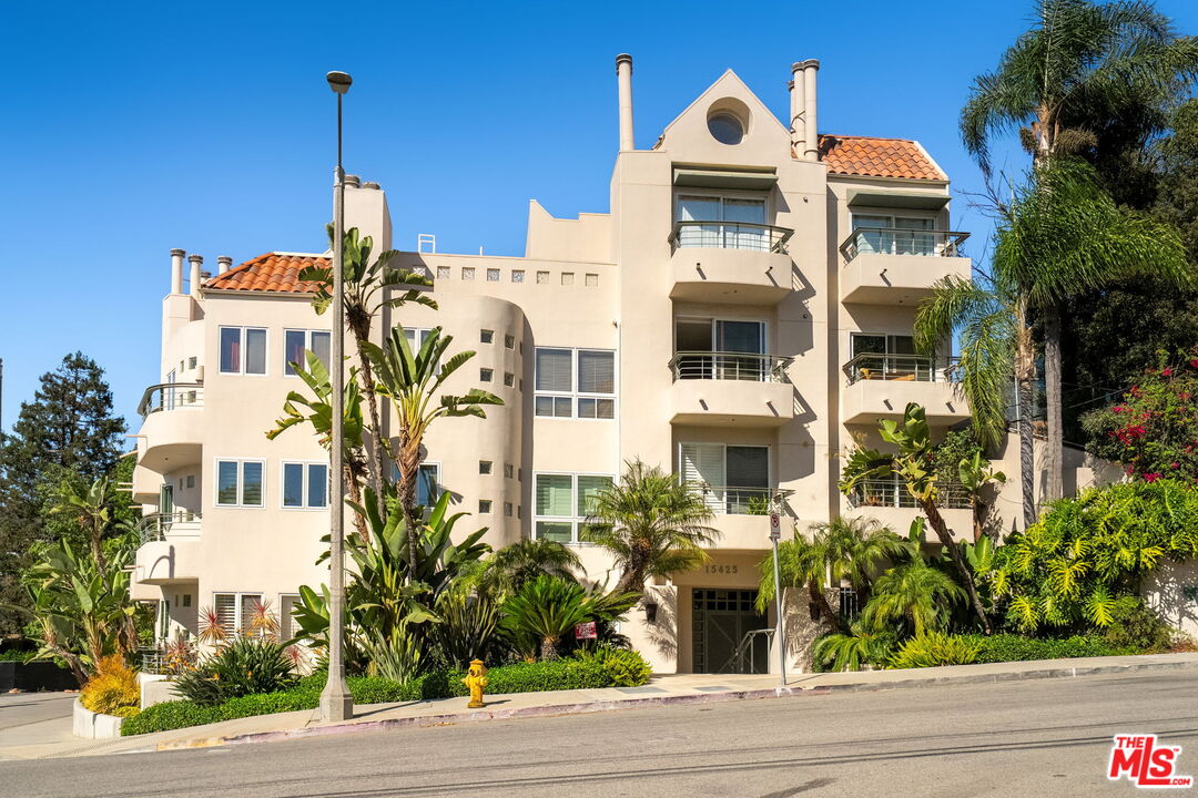 15425 Antioch St Unit: 206
