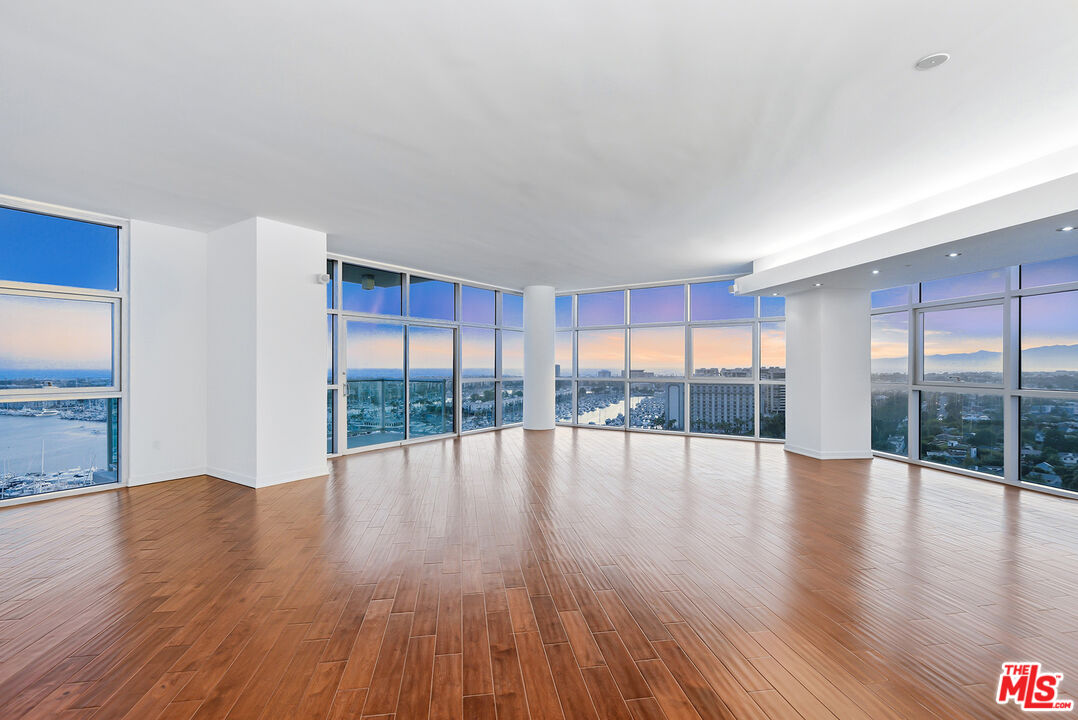 13700 Marina Pointe Dr Unit: 1903