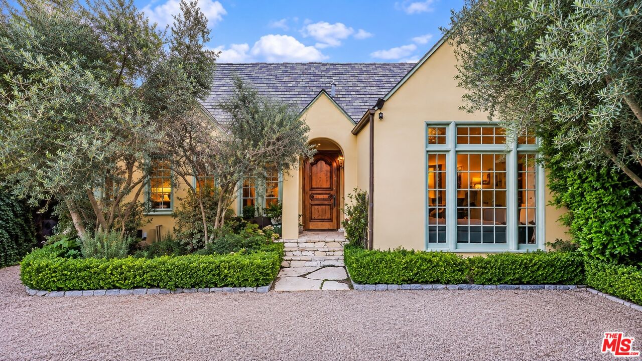 343 S Bundy Dr