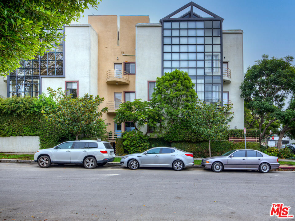 1670 Malcolm Ave Unit 202