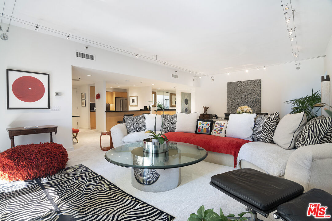 10445 Wilshire Blvd Unit 502