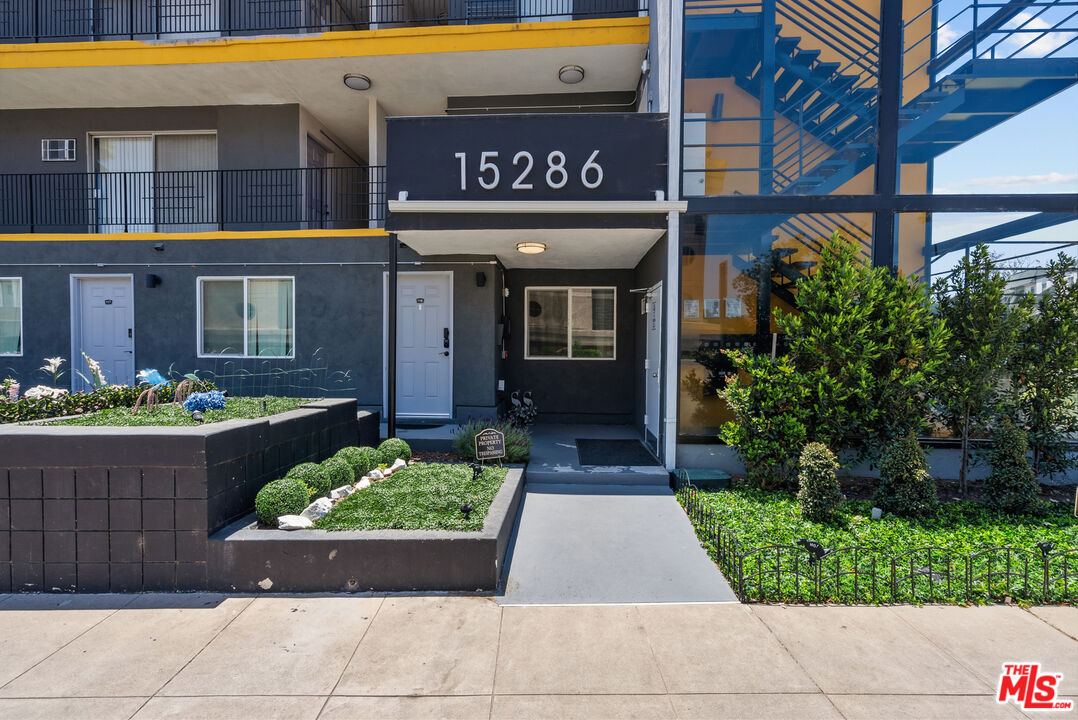 15286 Sutton St Unit: 206