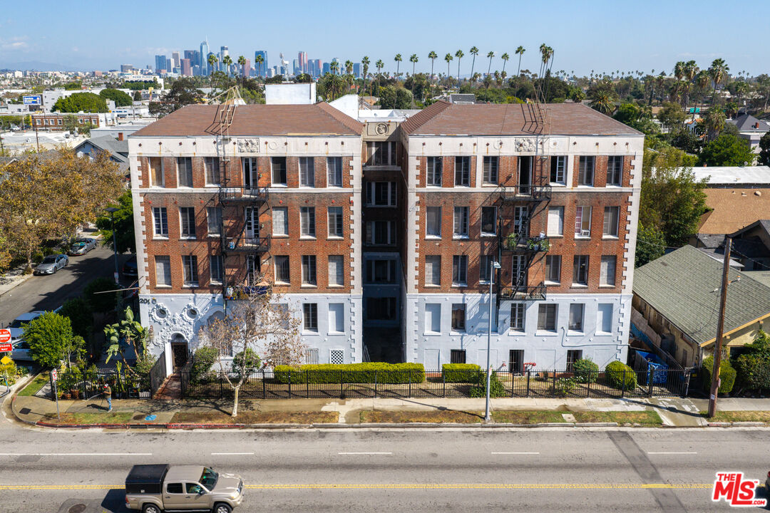 2000 Arlington Ave