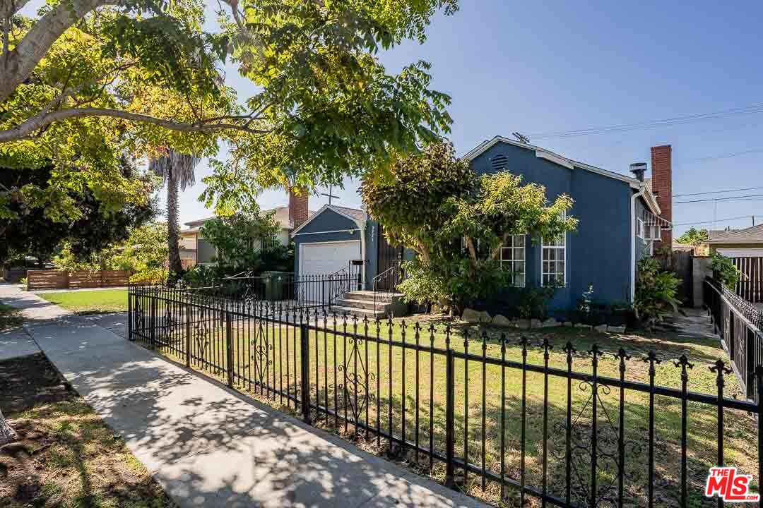 3973 Coolidge Ave
