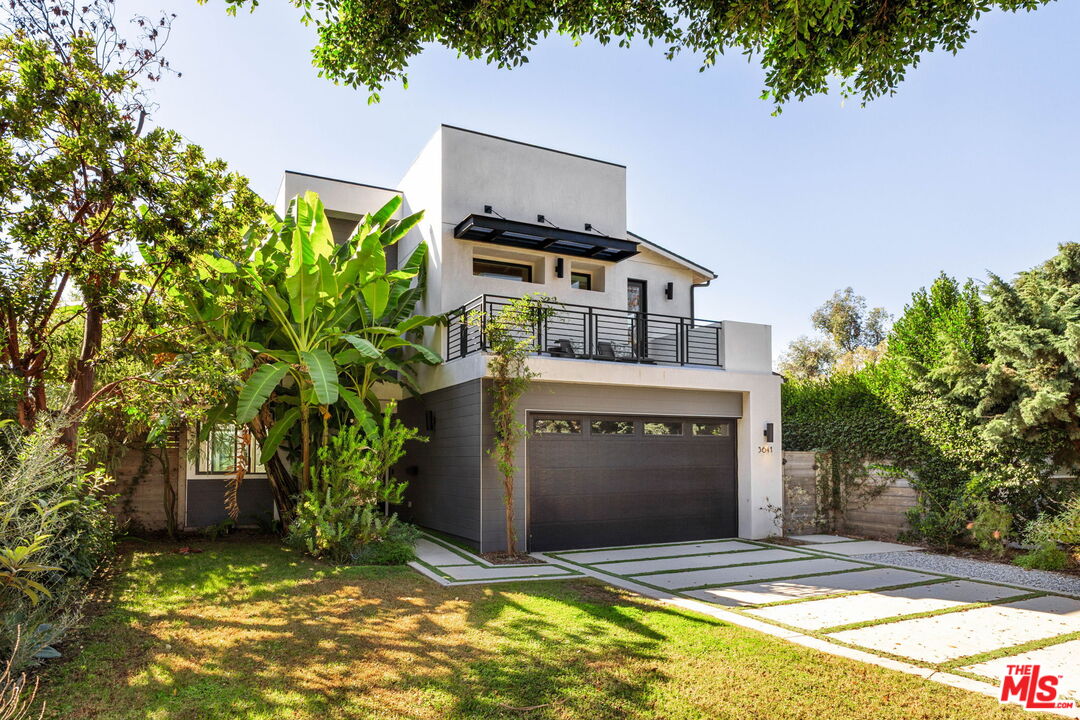 3641 Barry Ave