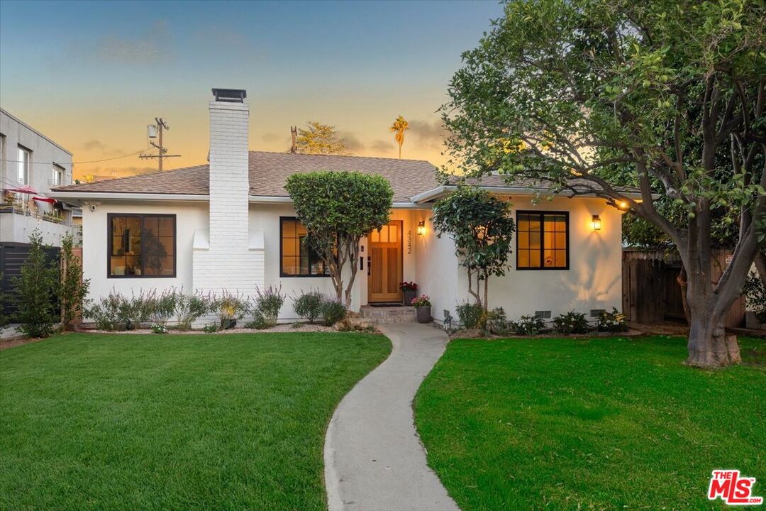 4342 Bellaire Ave