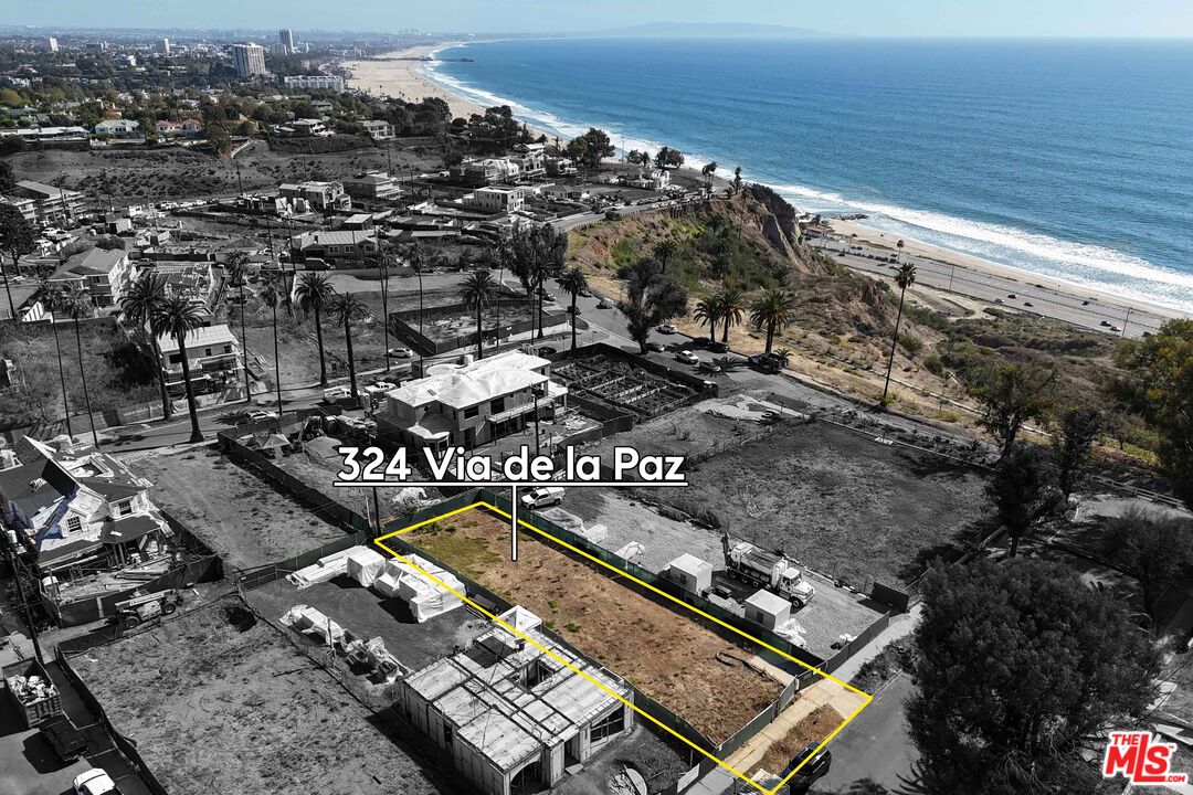 324 Via De La Paz