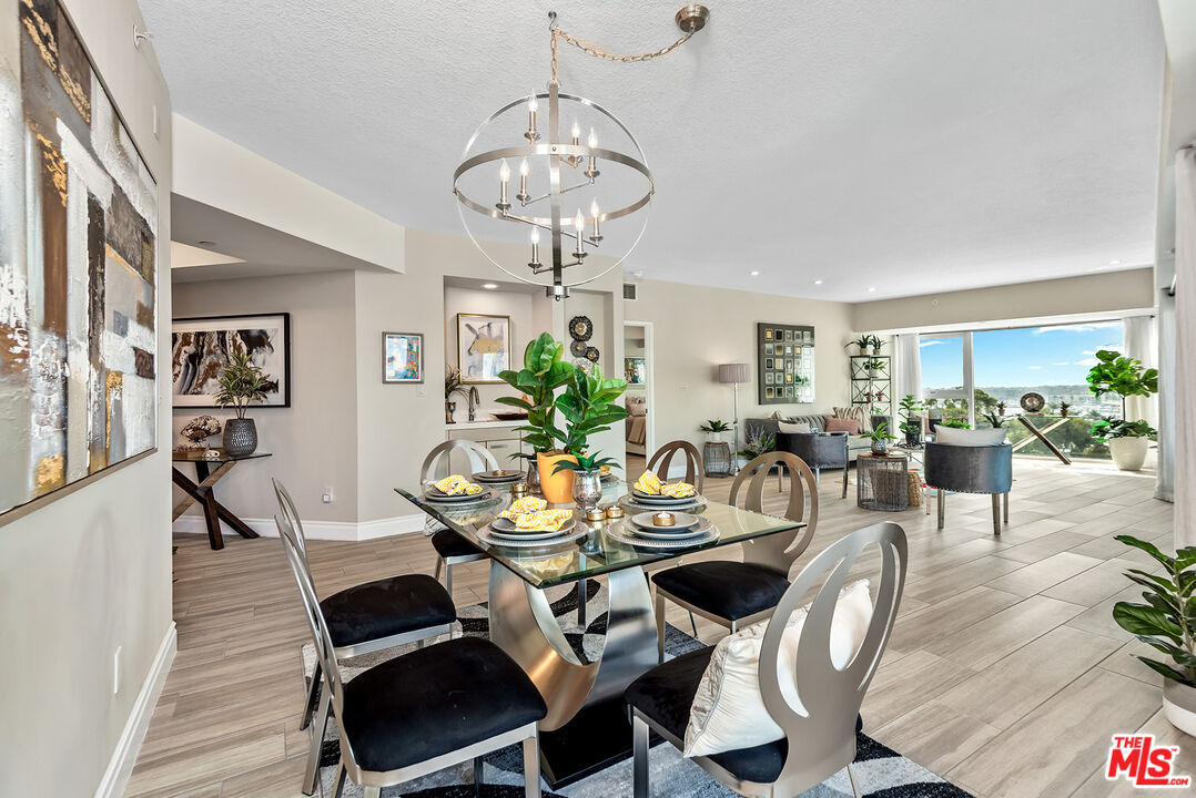 13600 Marina Pointe Dr Unit: 702