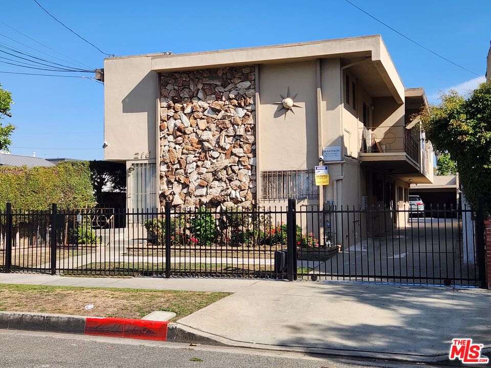 216 S Inglewood Ave Unit: 4