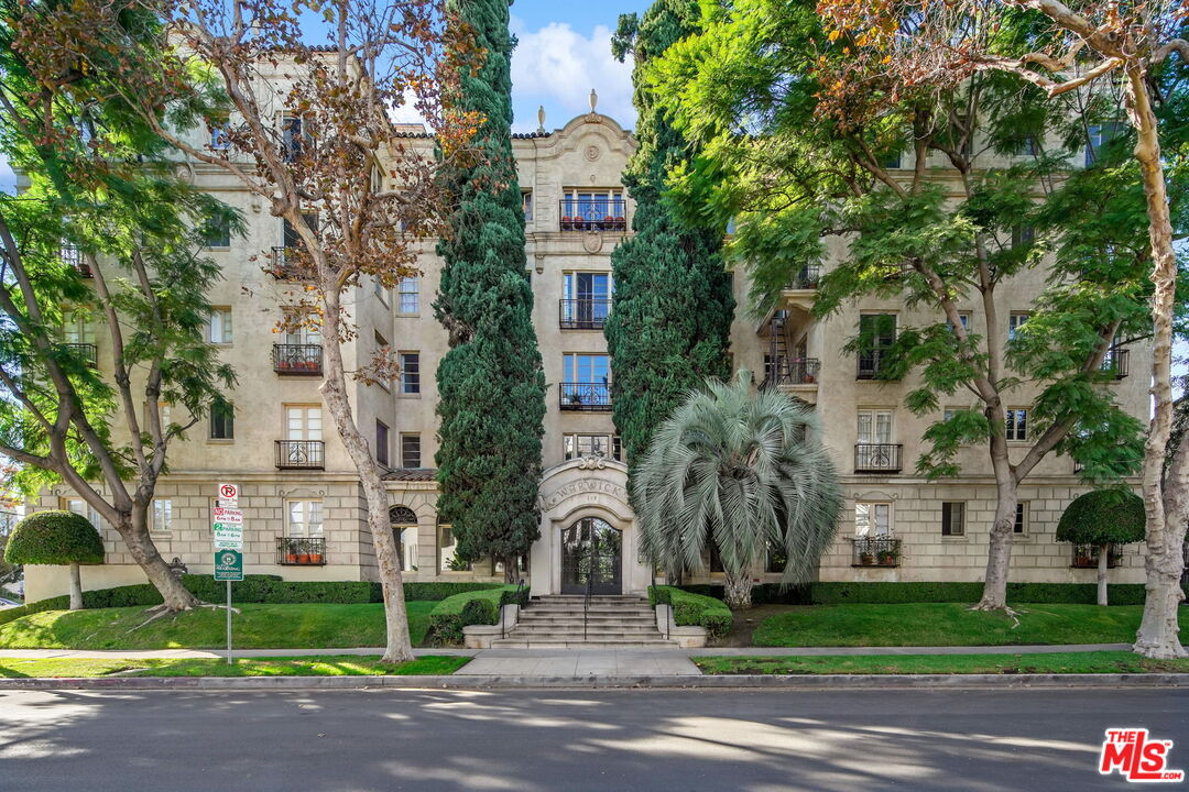 109 N Sycamore Ave Unit 204