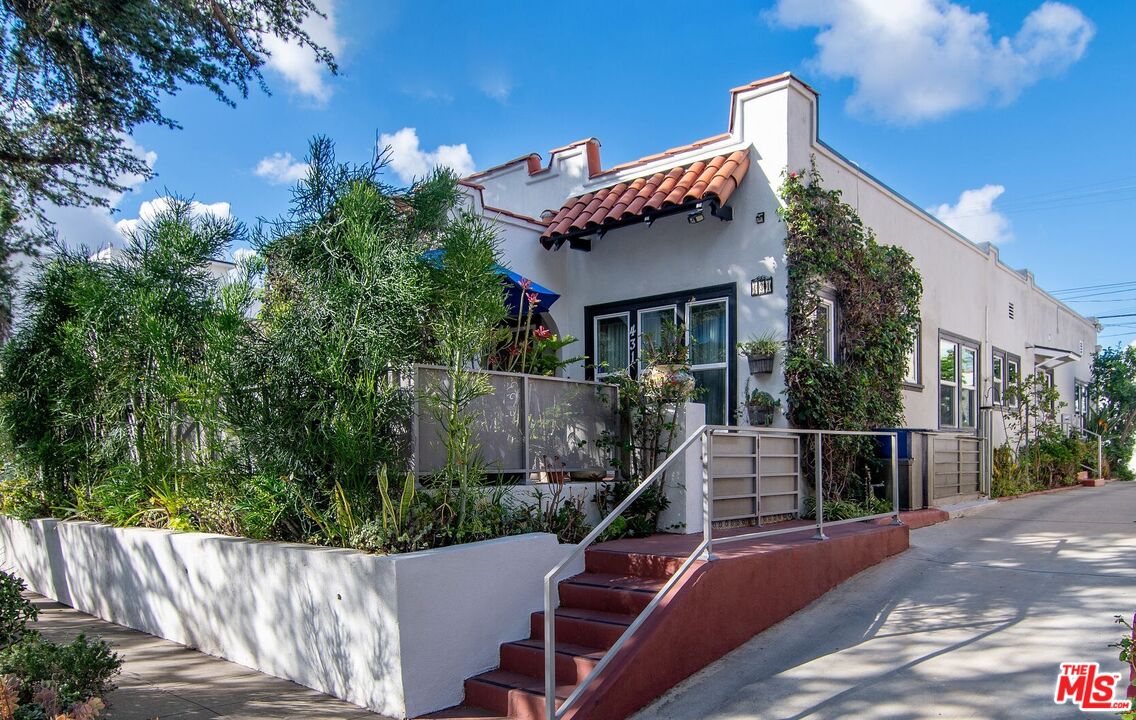 429 N Norton Ave