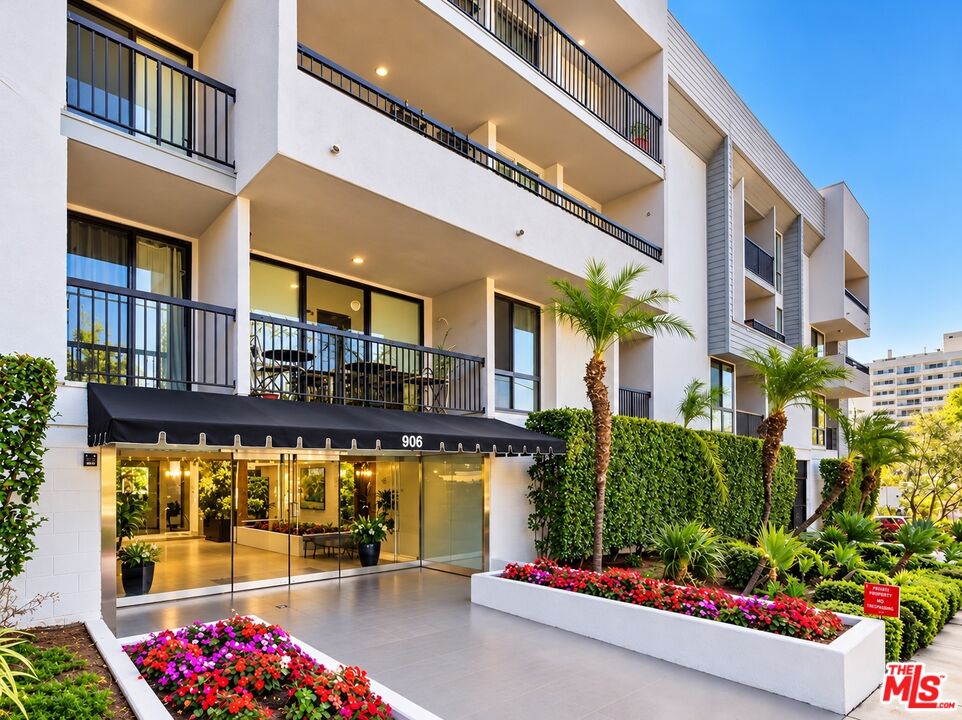 906 N Doheny Dr Unit 315