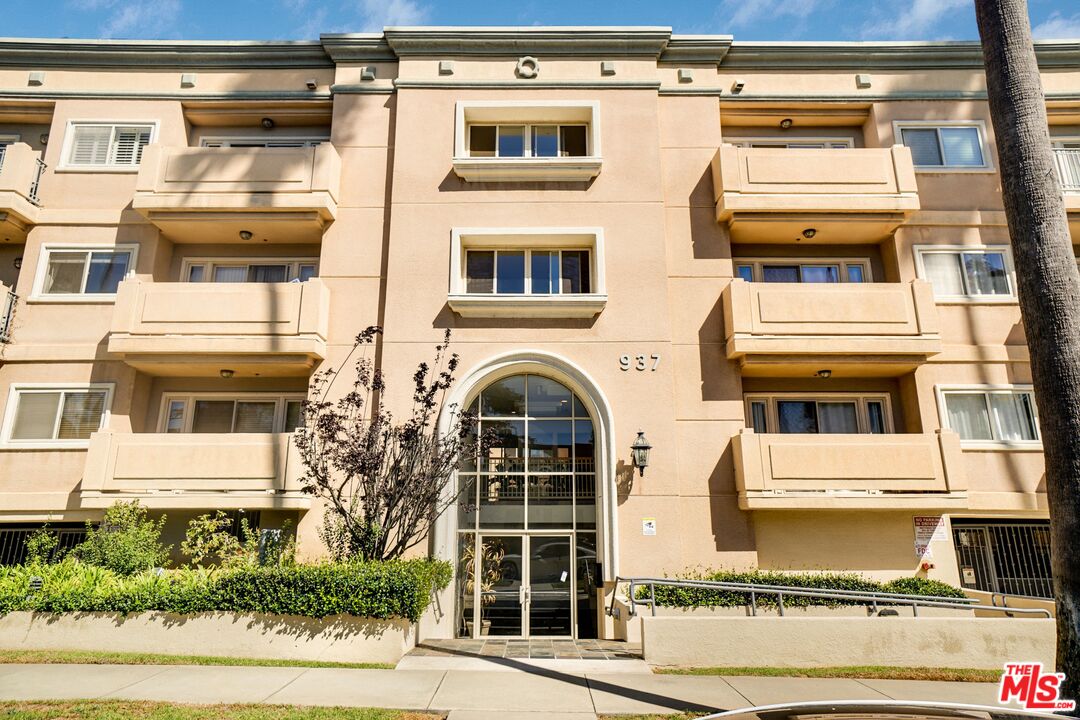 937 12th St Unit: 108