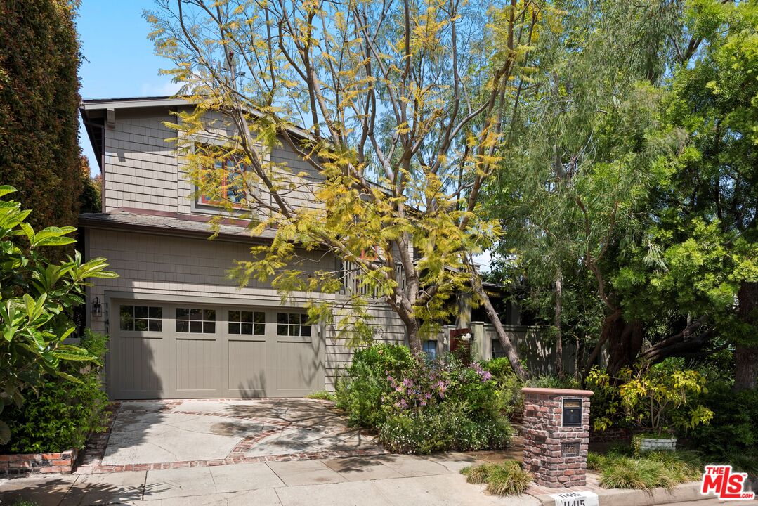11415 Albata St