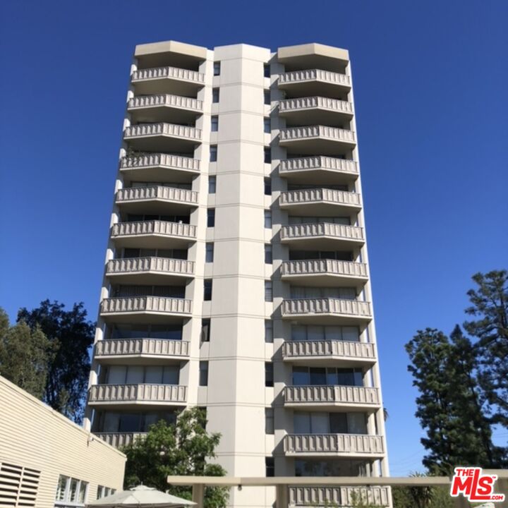 4411 Los Feliz Blvd Unit: 303