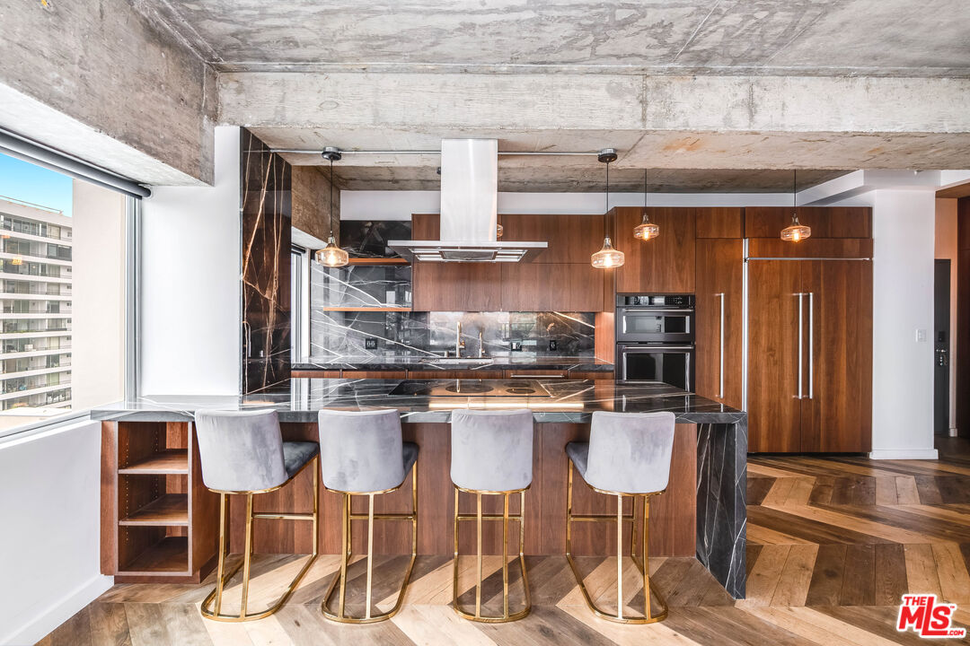 1155 N La Cienega Blvd Unit 706