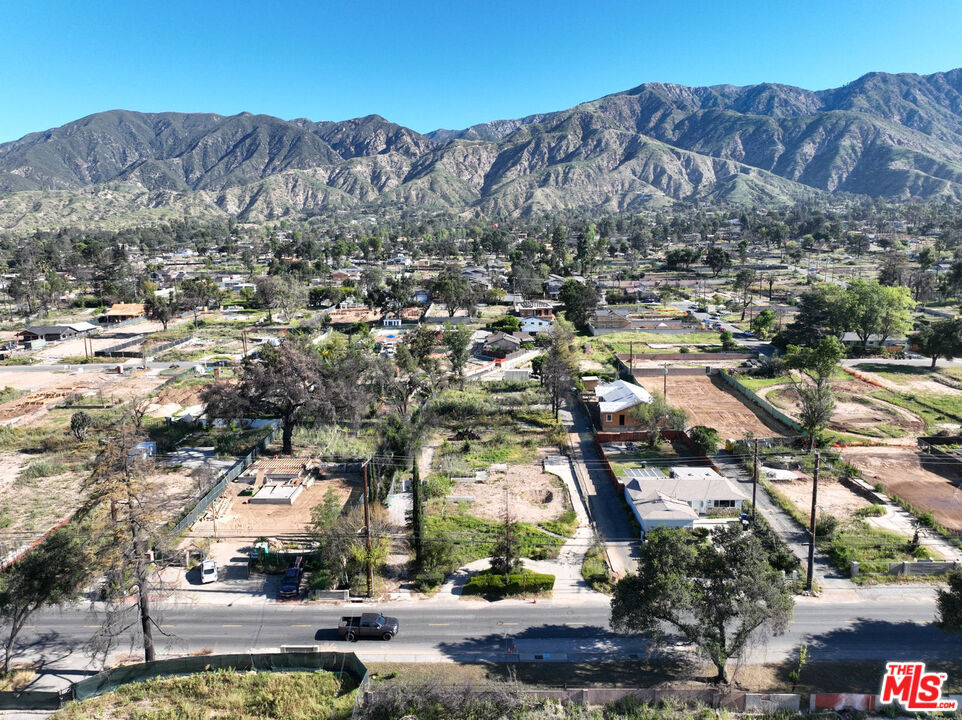 175 E Altadena Dr