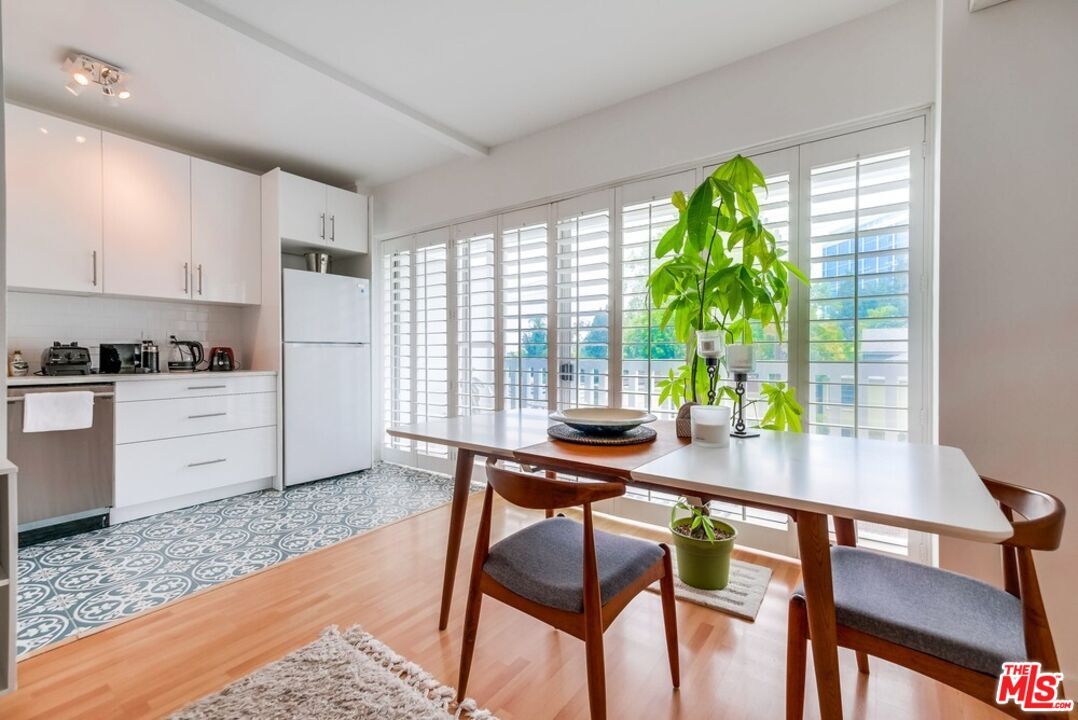 999 N Doheny Dr Unit 302