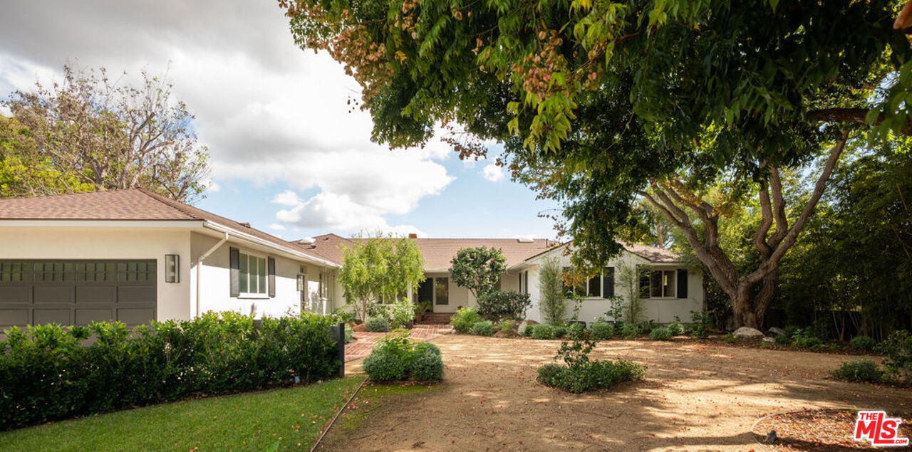672 Amalfi Dr