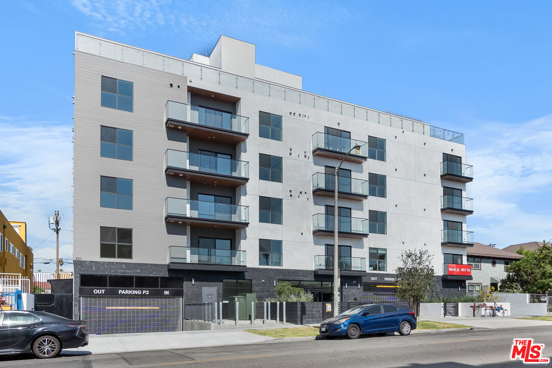 321 S Oxford Ave Unit: 306