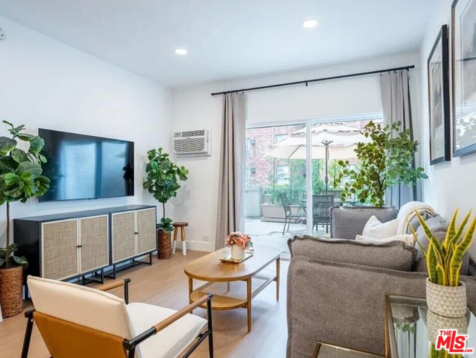 1440 Veteran Ave Unit: 236