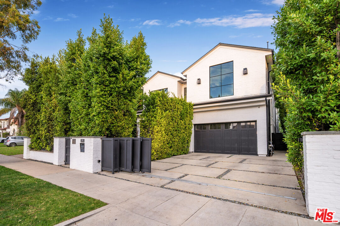 320 N Alta Vista Blvd