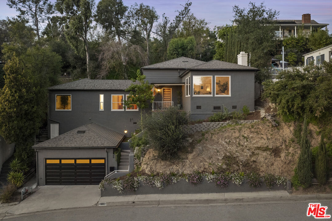 Photo of 1611 Puebla Dr, Glendale, CA 91207